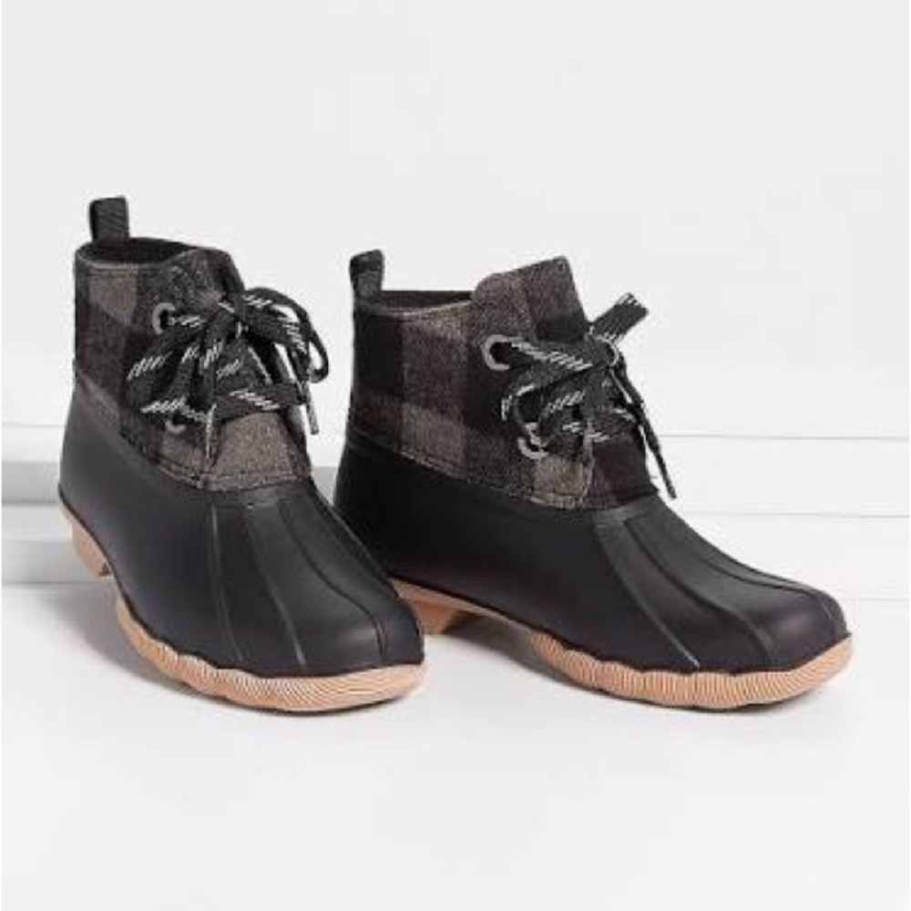 Maurice’s Jill Buffalo Plaid Lace Up Short Duck Boot